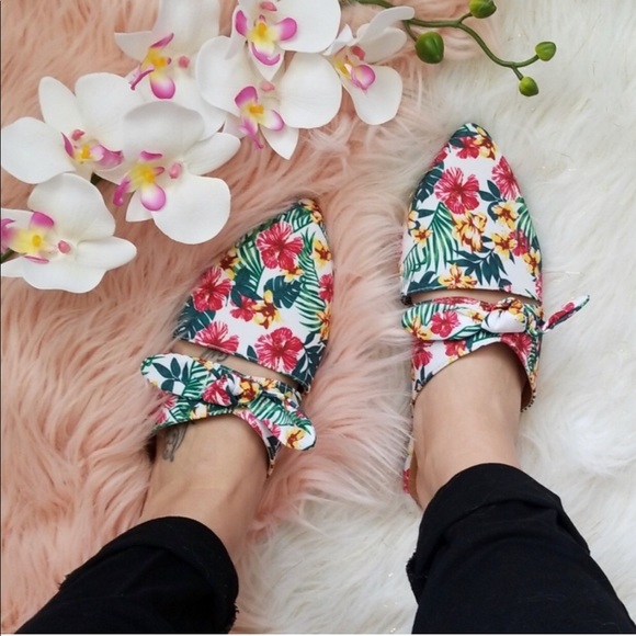 The Posh Panda Shoes - Tropical Floral Print Bow Mules